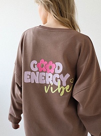 Свитшот с О-вырезом с вышивкой на спине Good energy vibe в Кургане